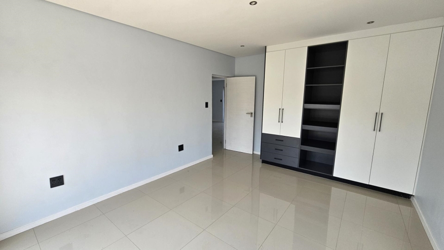 5 Bedroom Property for Sale in Melodie North West
